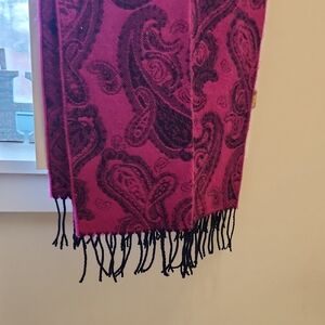 100% Casmere Paisley Scarf in Pink and Black